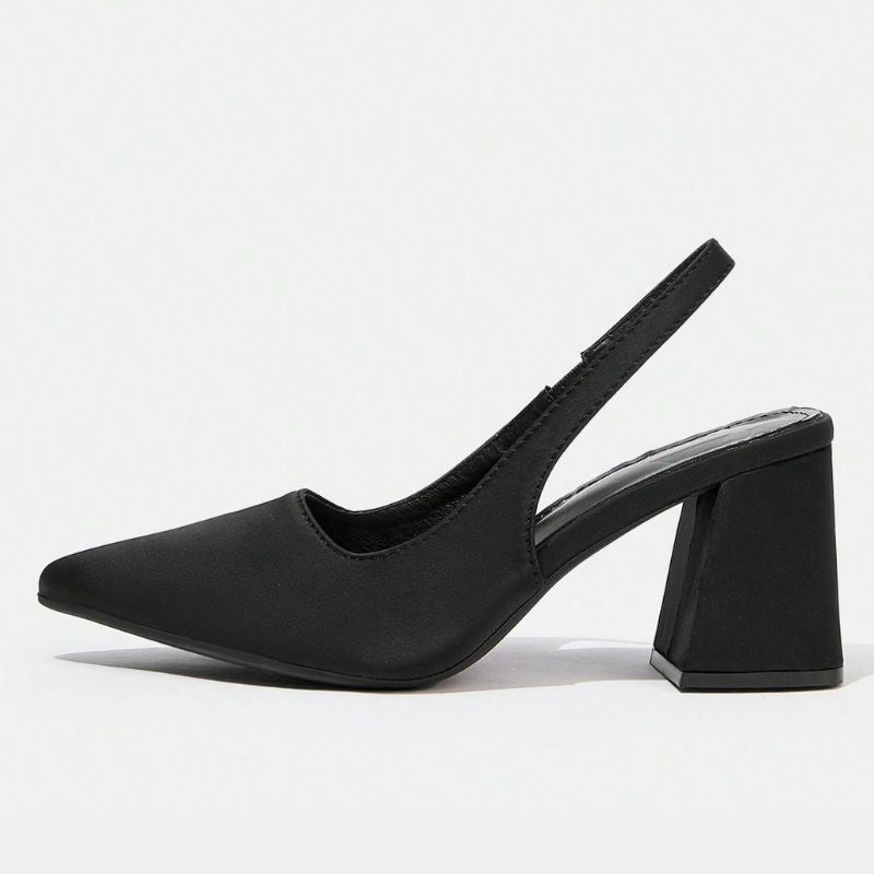 Scarpin Slingback Regal - Preto / 34 Megaitz